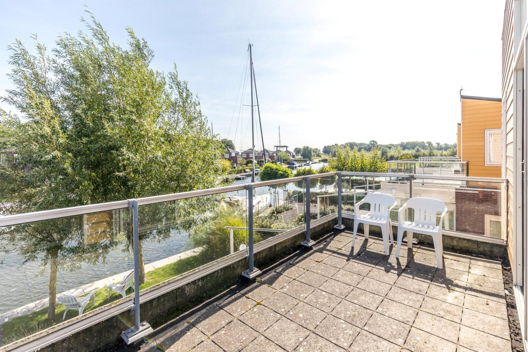 Nautic Rentals - Marinapark Oude-Tonge Exterior photo