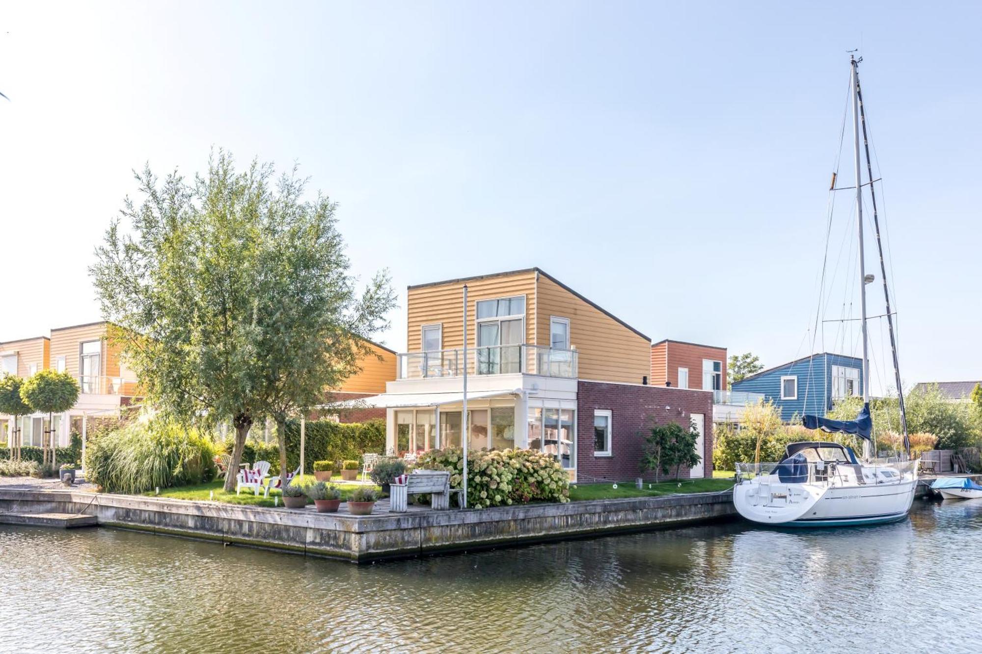 Nautic Rentals - Marinapark Oude-Tonge Exterior photo
