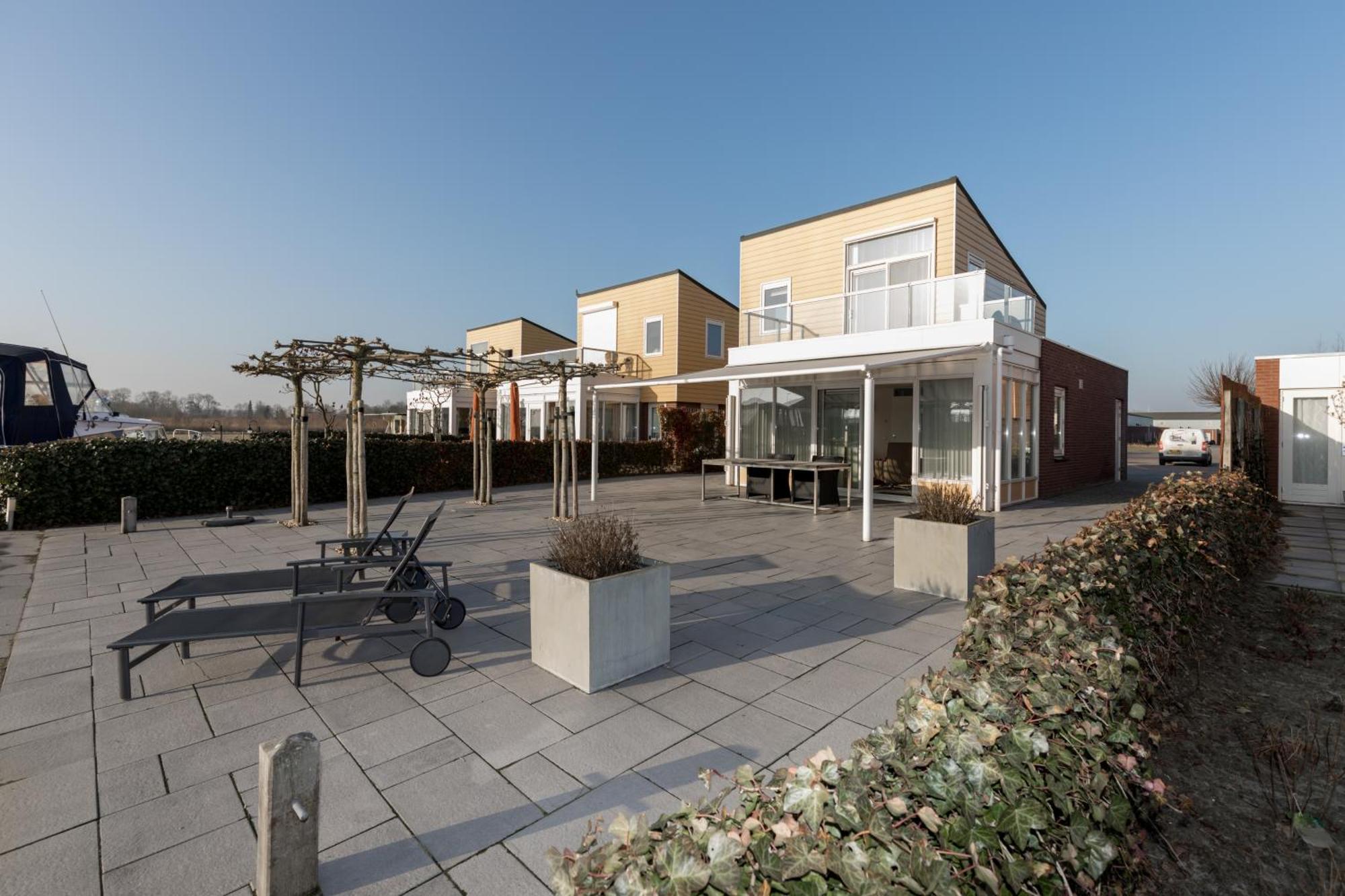 Nautic Rentals - Marinapark Oude-Tonge Exterior photo