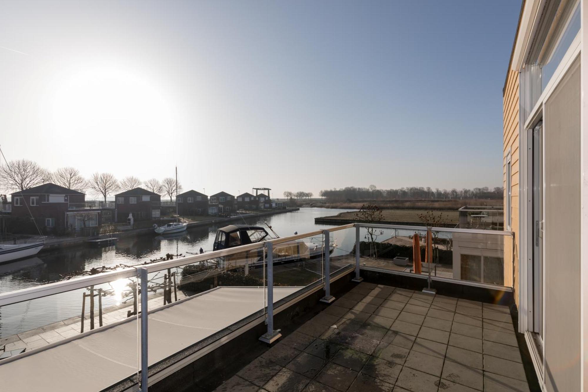 Nautic Rentals - Marinapark Oude-Tonge Exterior photo