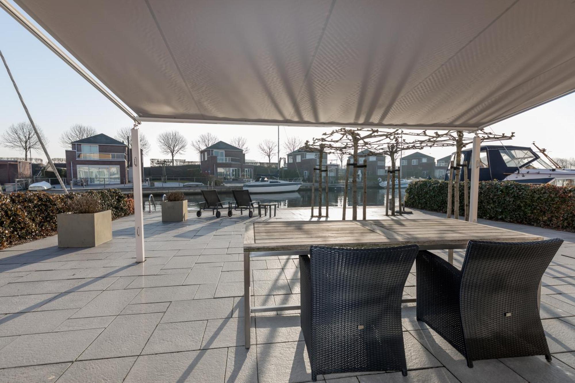 Nautic Rentals - Marinapark Oude-Tonge Exterior photo