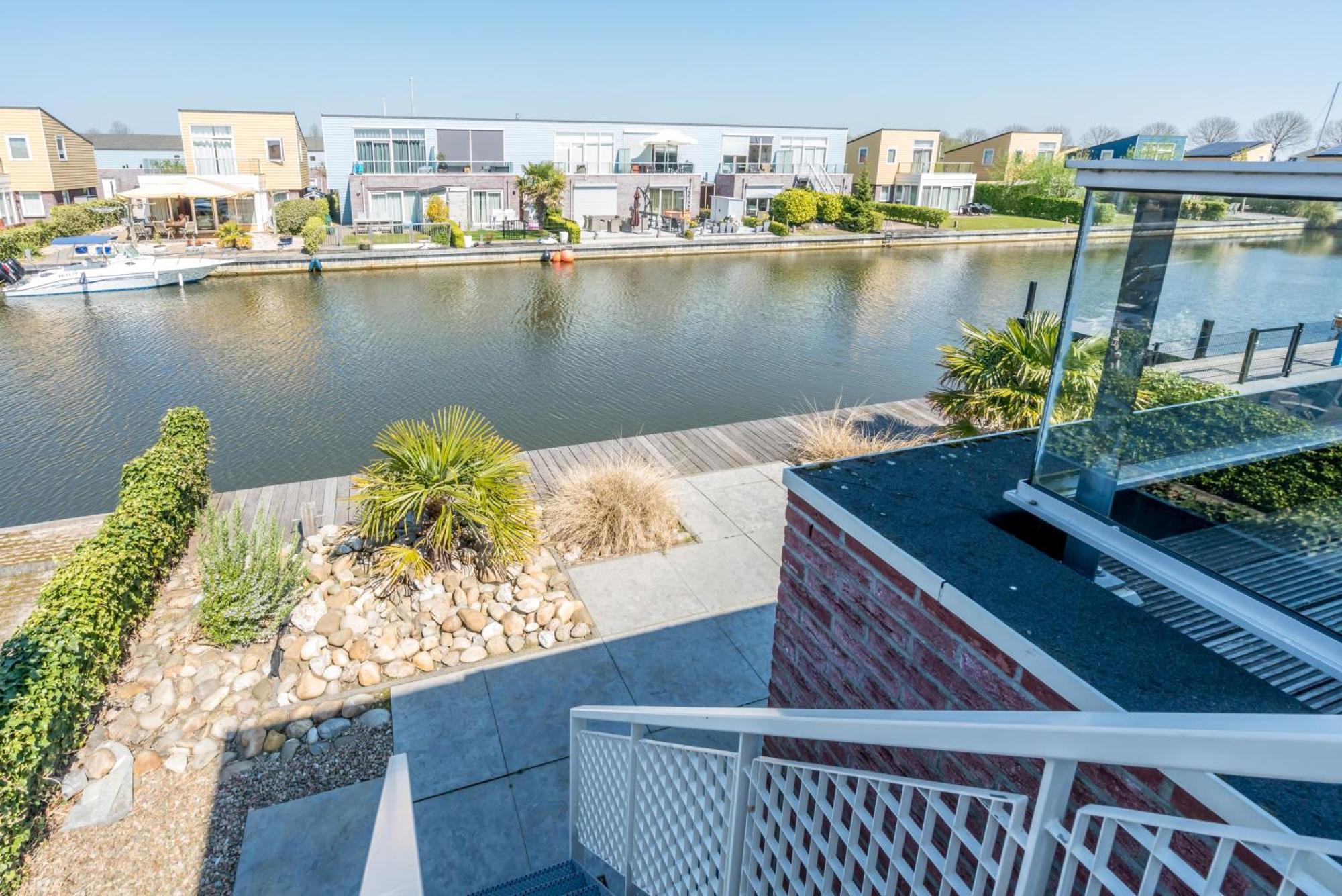 Nautic Rentals - Marinapark Oude-Tonge Exterior photo