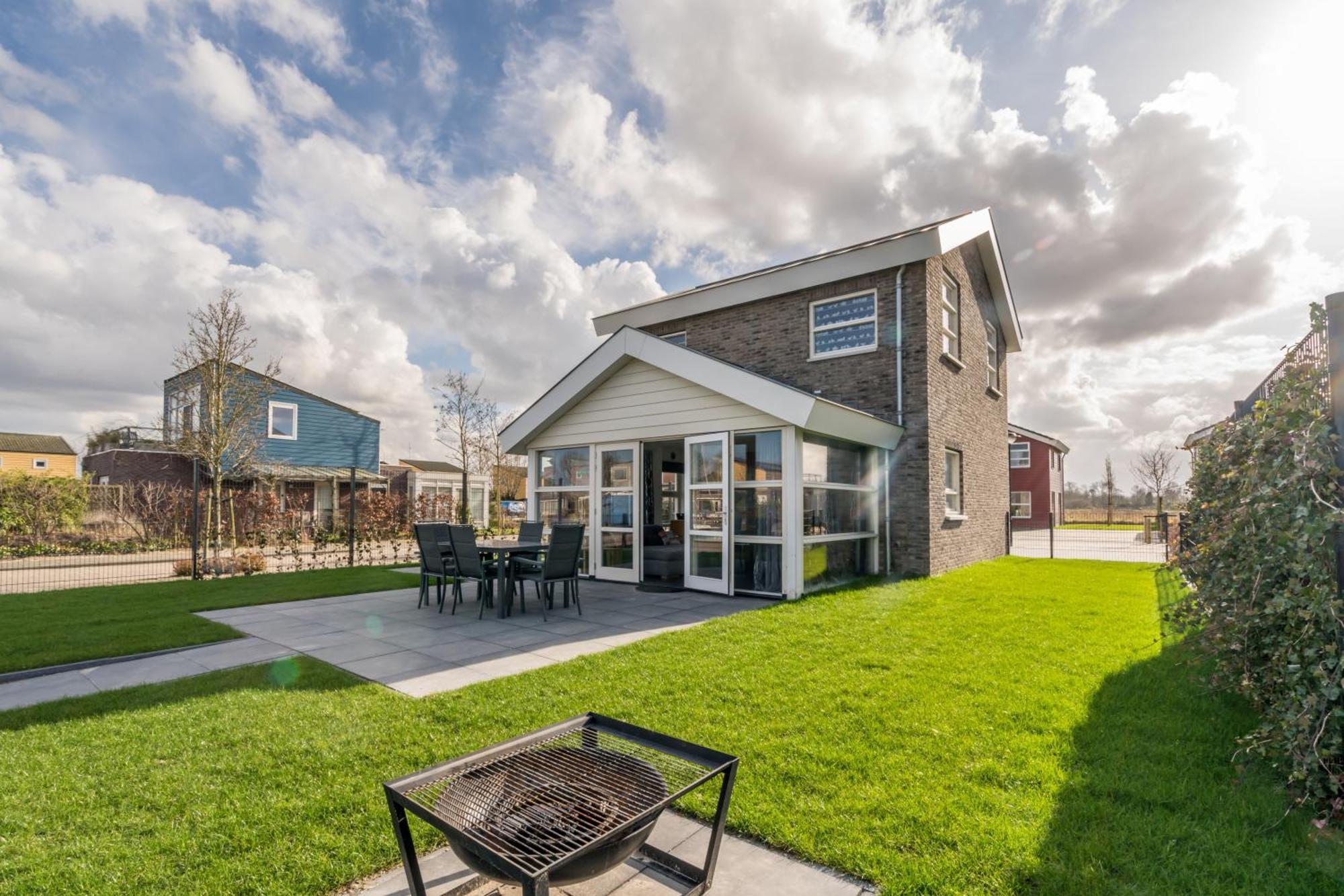 Nautic Rentals - Marinapark Oude-Tonge Exterior photo