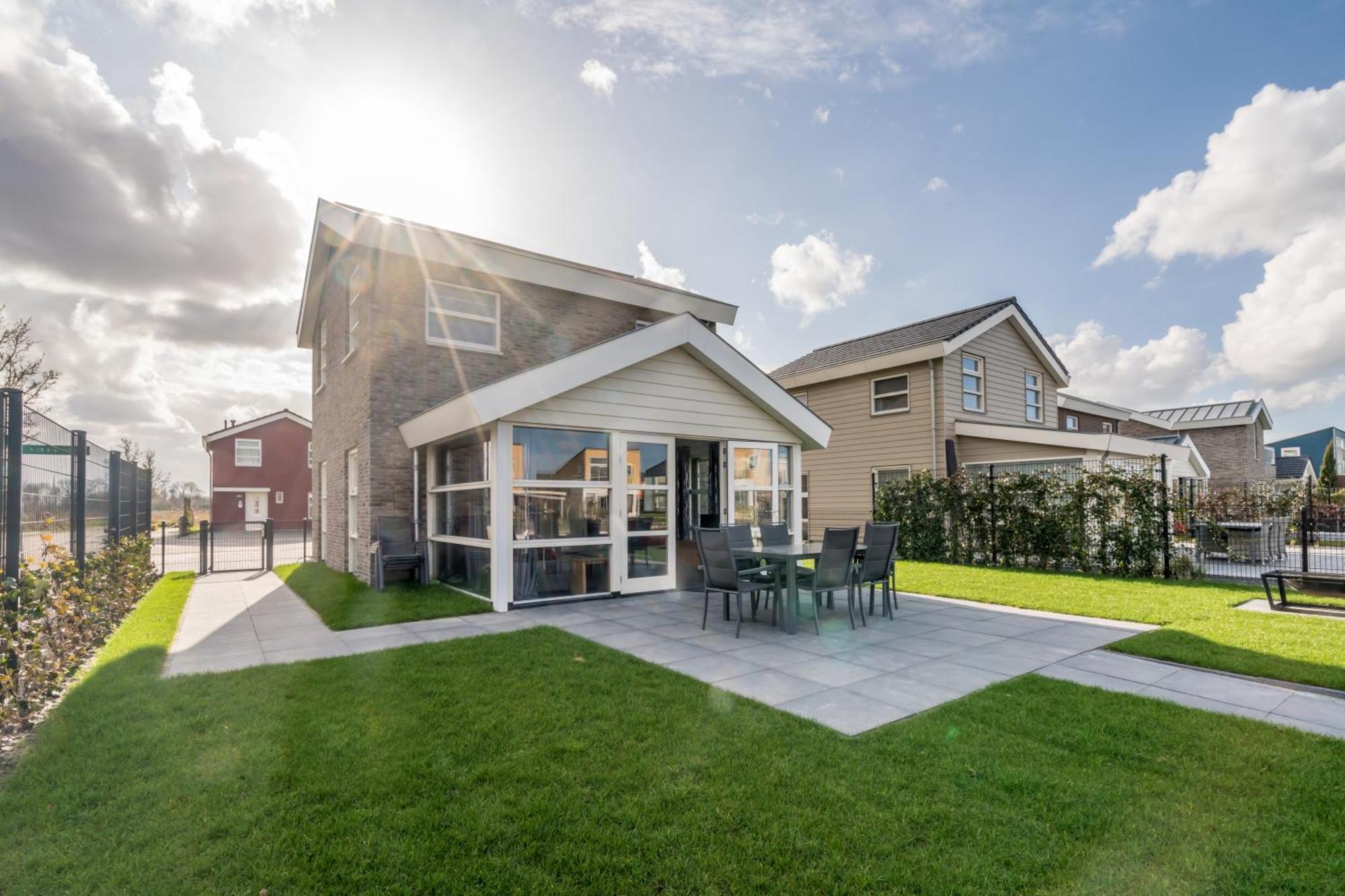 Nautic Rentals - Marinapark Oude-Tonge Exterior photo