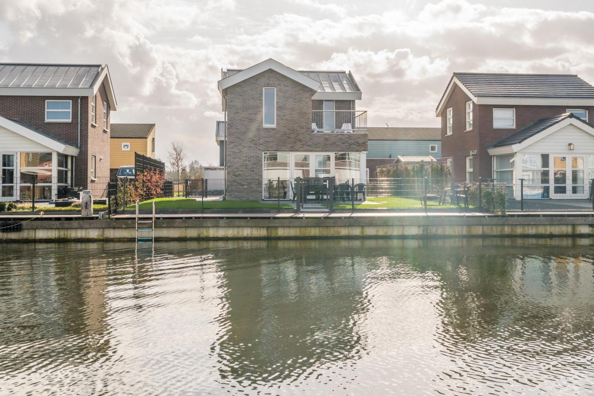 Nautic Rentals - Marinapark Oude-Tonge Exterior photo